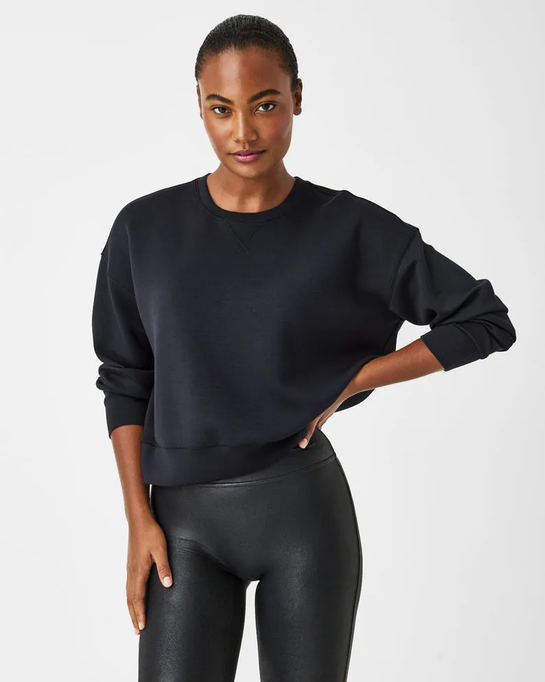 AirEssentials Very Black Crew Sweatshirt