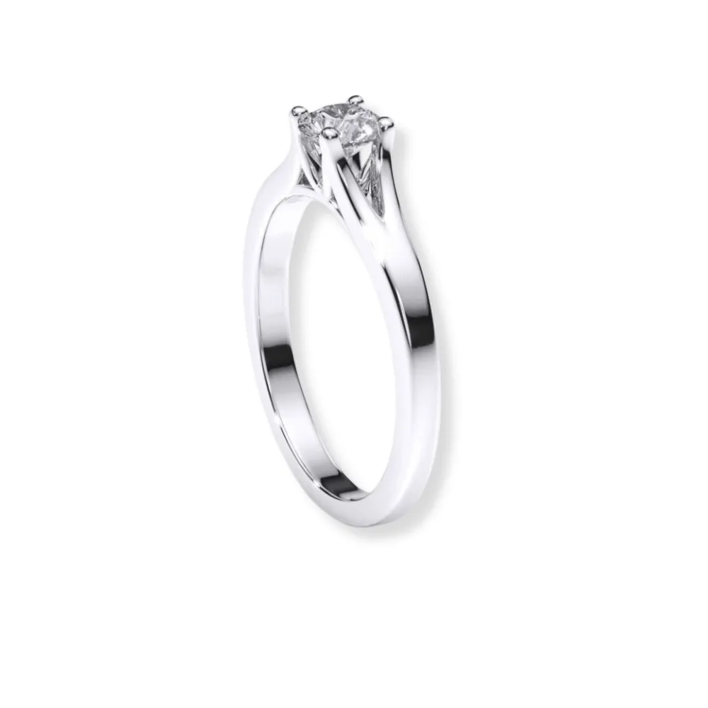 Classic Solitaire Diamond Engagement Ring with Elegant Tapered Band