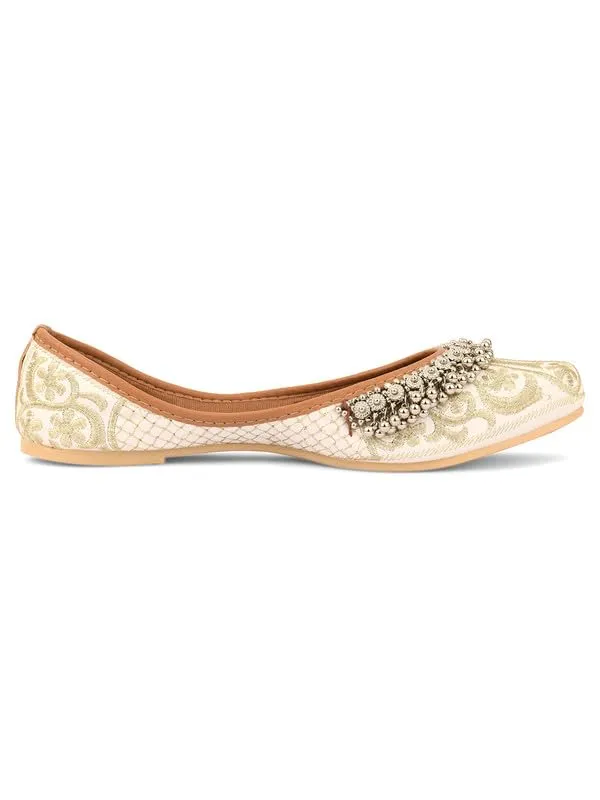 DESI COLOUR Flat Footwear/Mojari/Punjabi Jutti/Bellies for Women - Embroidered Gungroo (Off White, 8)