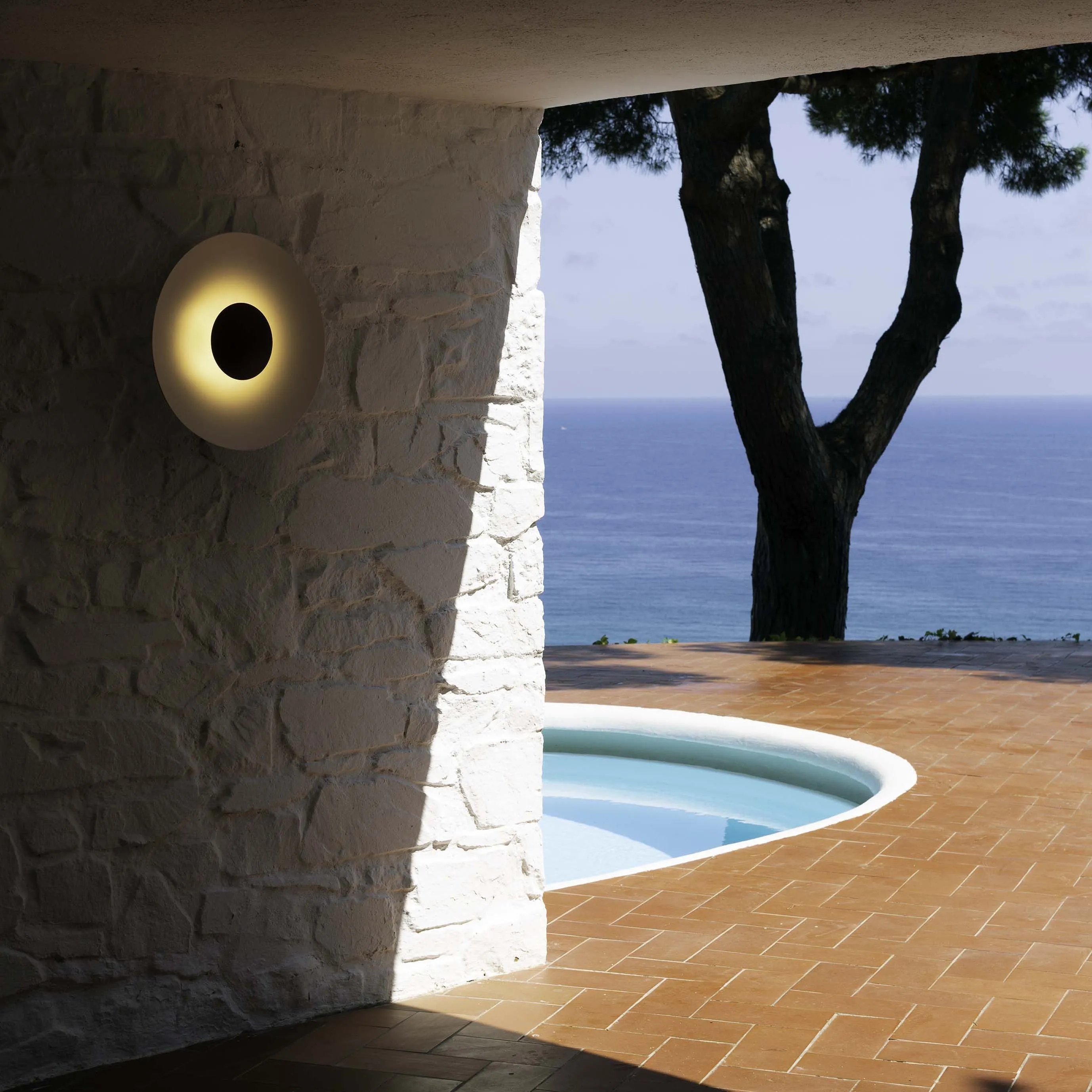 Ginger Outdoor Wall/Ceiling Light