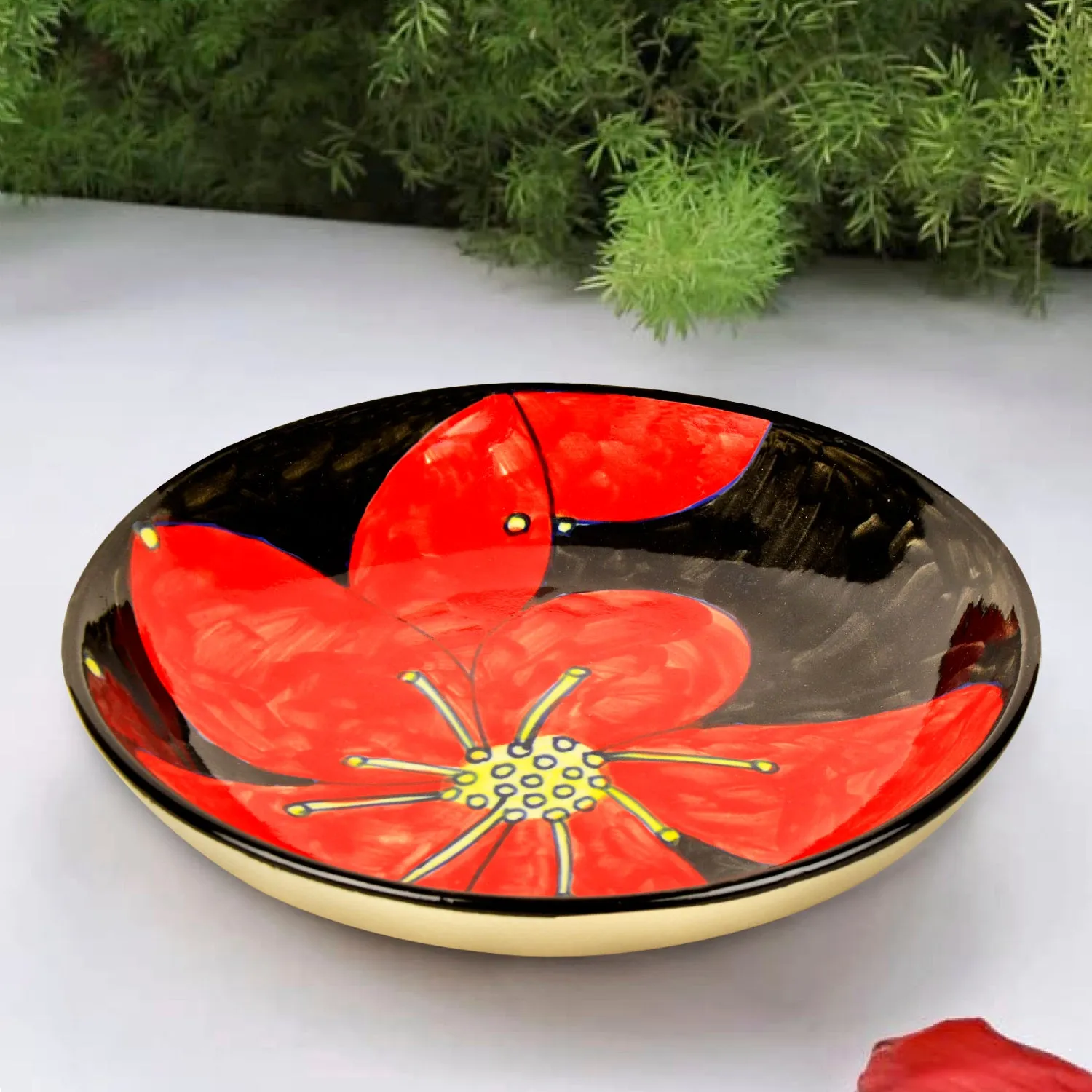 Hand Painted Chic and Sleek Ceramic Shallow Serving Bowl (8.5 icnhes , Red and Black)