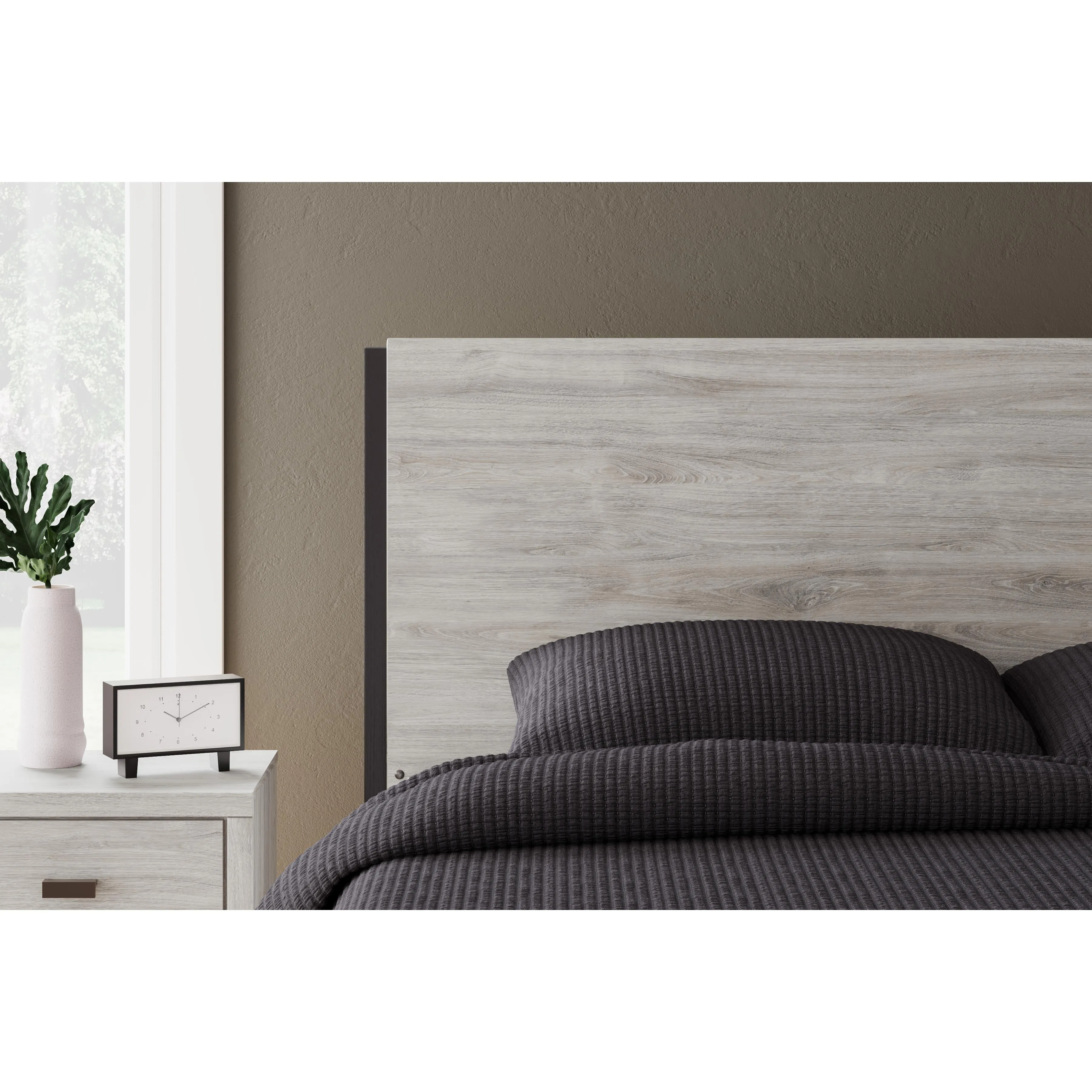 Signature Design by Ashley Vessalli King Panel Bed B1036-58/B1036-56/B1036-97