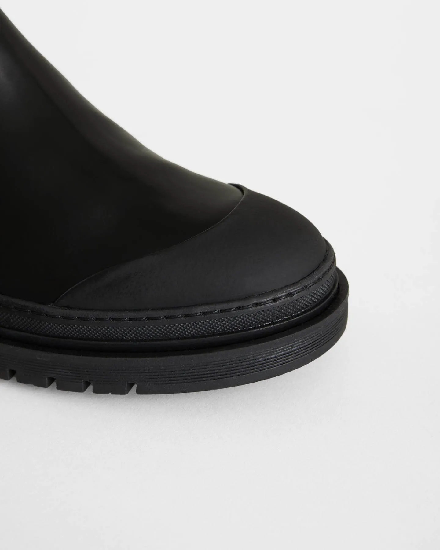 Wellington Leather Chelsea Boot