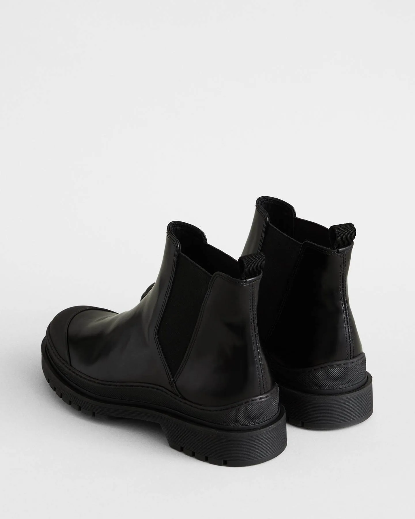 Wellington Leather Chelsea Boot